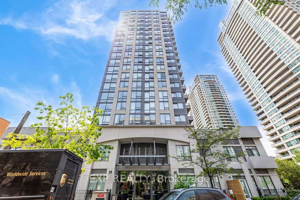35 Hollywood Avenue #311, Toronto, ON M2N 0A9