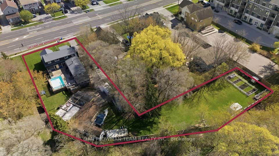 678 King Street W, Oshawa, ON L1J 2L3