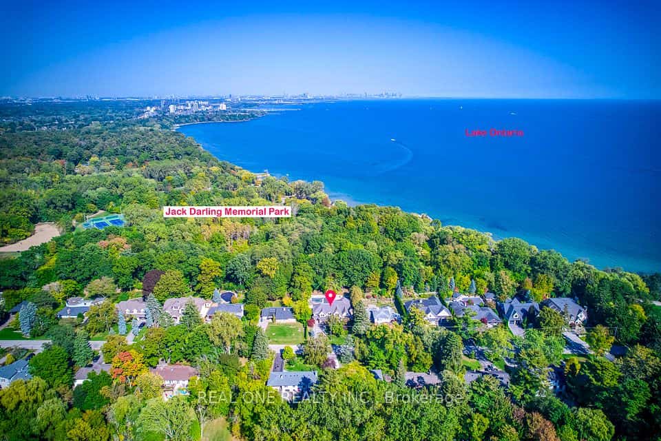 767 Parkland Avenue, Mississauga, ON L5H 3G6