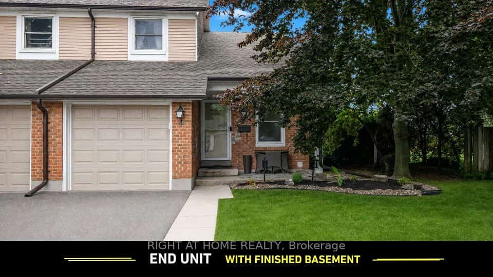 1055 Central Park Boulevard N #4, Oshawa, ON L1G 7M4