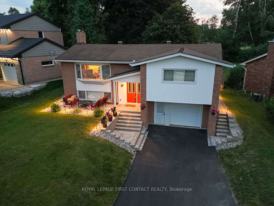 27 Tower Crescent, Barrie, ON L4N 2V3