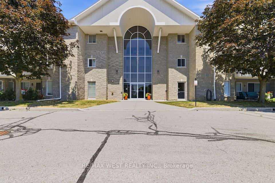 1099 Clonsilla Avenue #205C, Peterborough, ON K9J 8L8