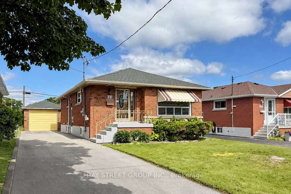 28 Warren Avenue, Hamilton, ON L9A 3C6