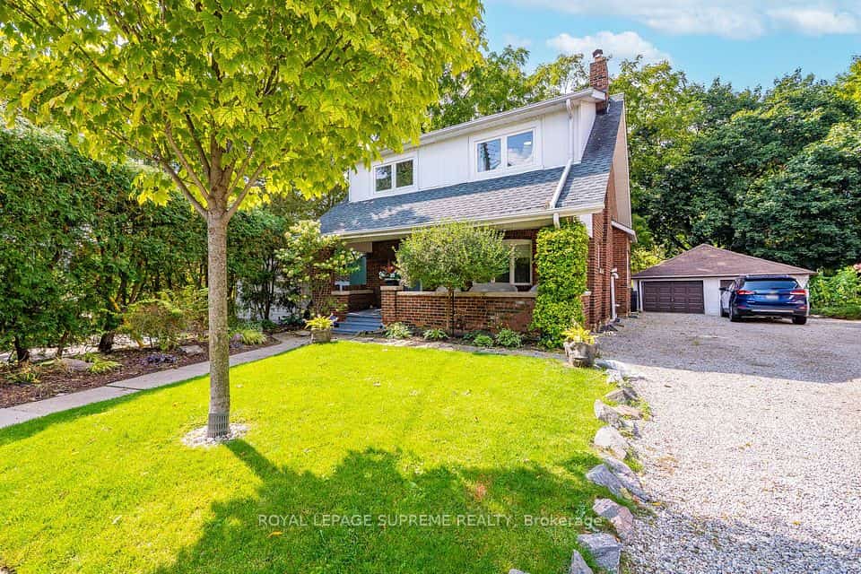 10 King Street Crescent, Toronto, ON M9N 1K6