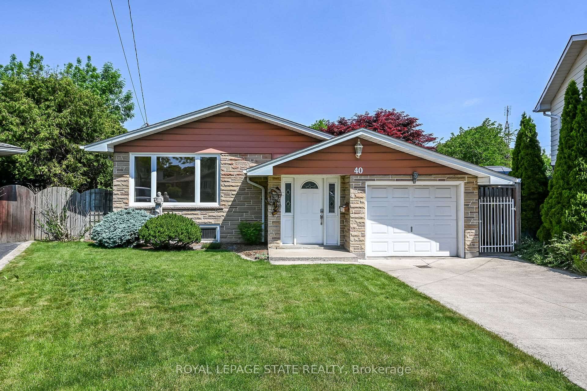 40 Bermuda Court, Hamilton, ON L9C 2J8