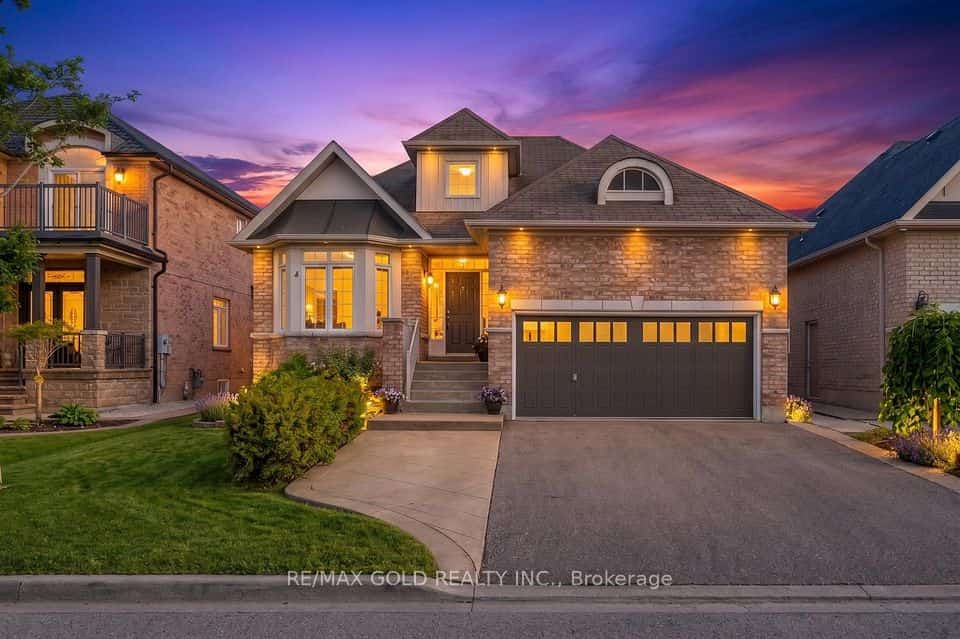 28 Dokkum Crescent, Brampton, ON L6Z 4T6