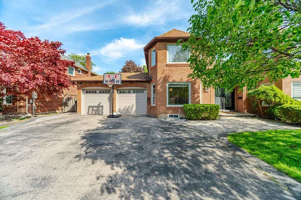 28 Ridelle Court, Brampton, ON L6Z 4M2