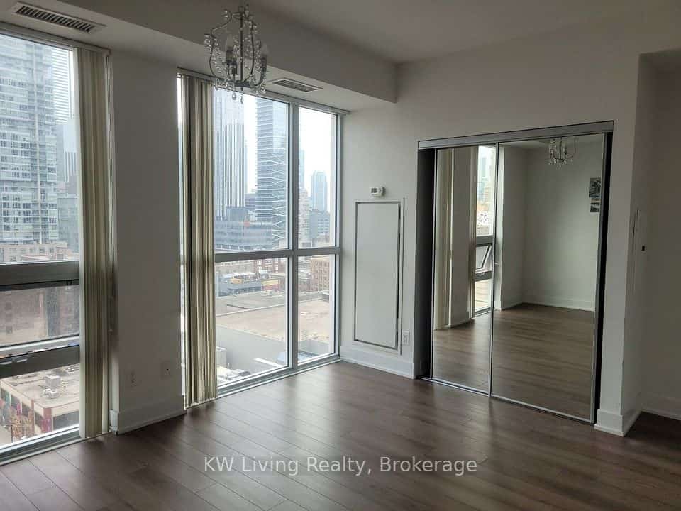 318 Richmond Street W #1405, Toronto, ON M5V 1X2