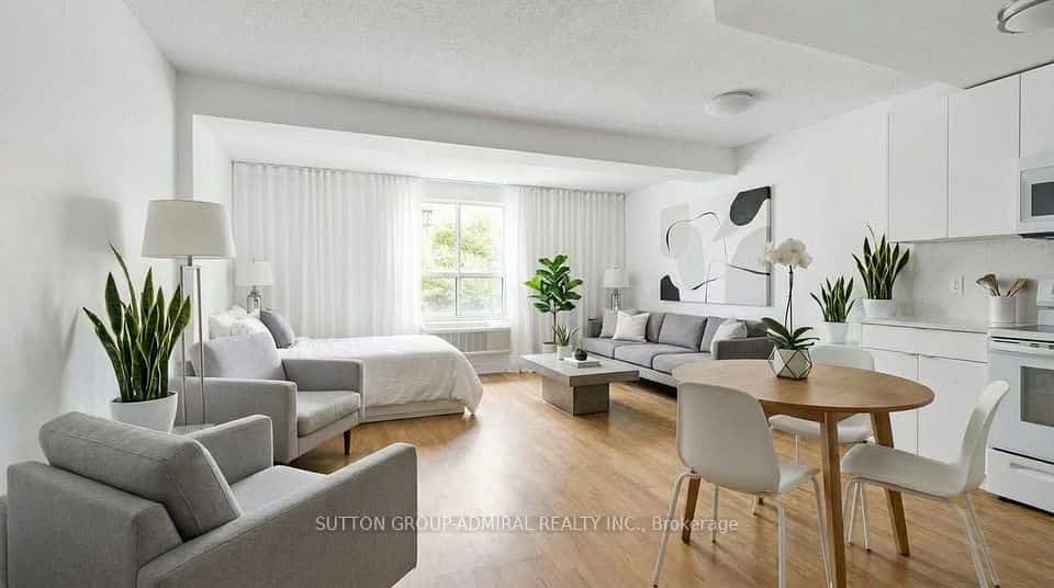 88 Charles Street E #305, Toronto, ON M4Y 2W7