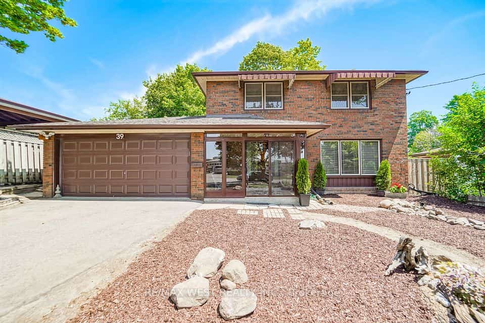 39 Madron Crescent, Toronto, ON M3J 1H8