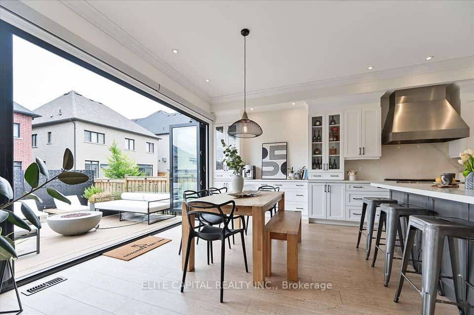 8 GOLD CREEK Street, Vaughan, ON L4H 4R1