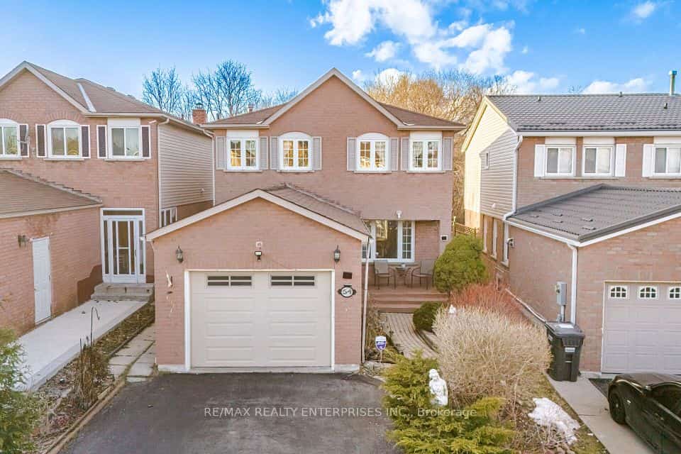54 Niagara Place, Brampton, ON L6S 4Y8