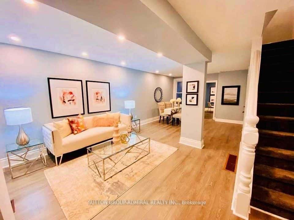 123 Lottridge Street, Hamilton, ON L8L 6V3