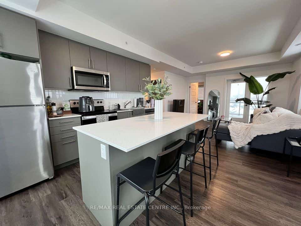 26 Lowes Road W #614, Guelph, ON N1G 4X2