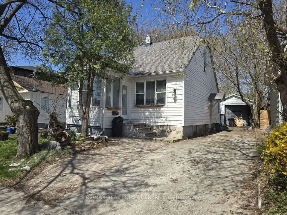 131 Stewart Street, Oakville, ON L6X 1X8