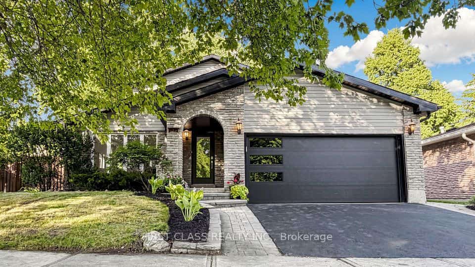 2337 Devon Road, Oakville, ON L6J 5R6