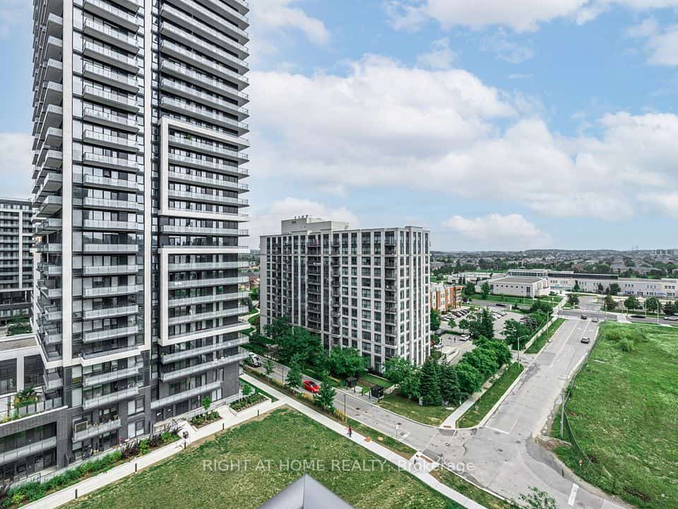 65 Oneida Crescent #1010, Richmond Hill, ON L4B 0G9