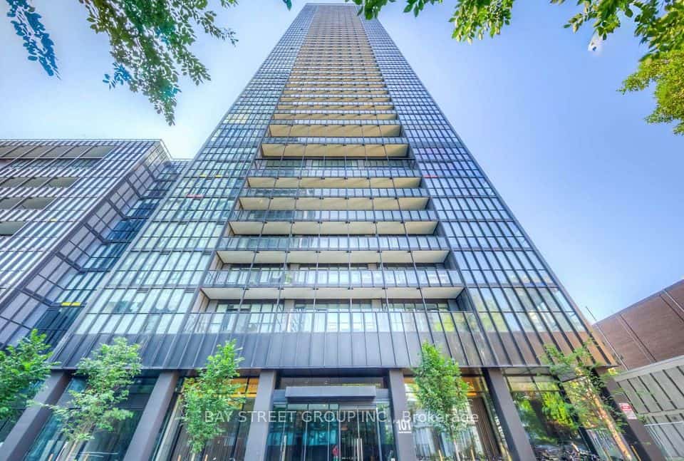 101 Charles Street E #4901, Toronto, ON M4Y 0A9