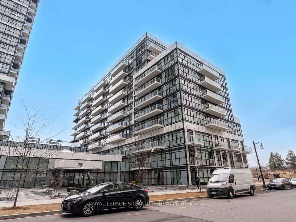 251 Manitoba Street S #132, Toronto, ON M8Y 0C7