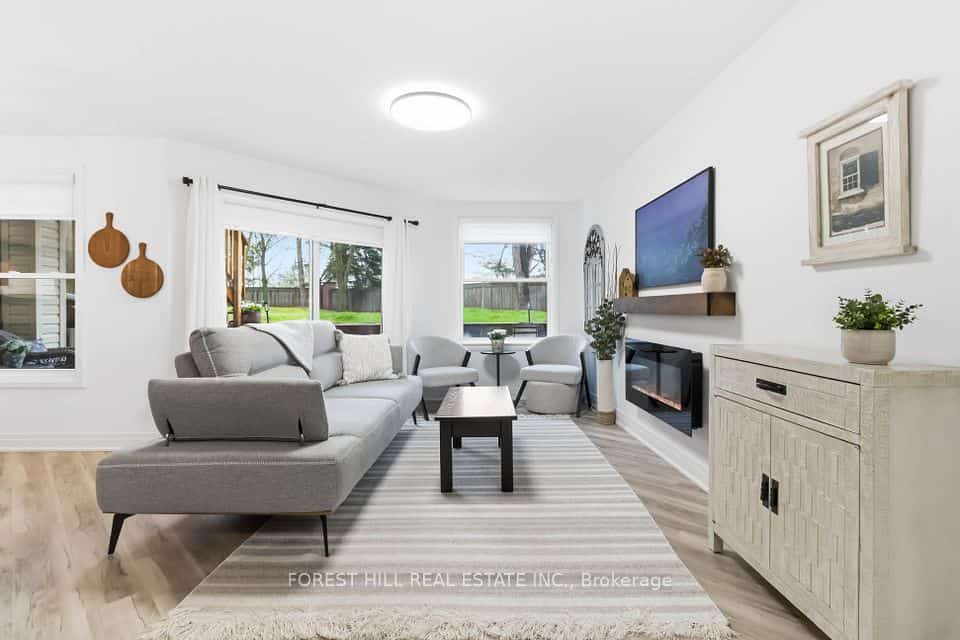 1220 THORPE Road #109, Burlington, ON L7S 2H3