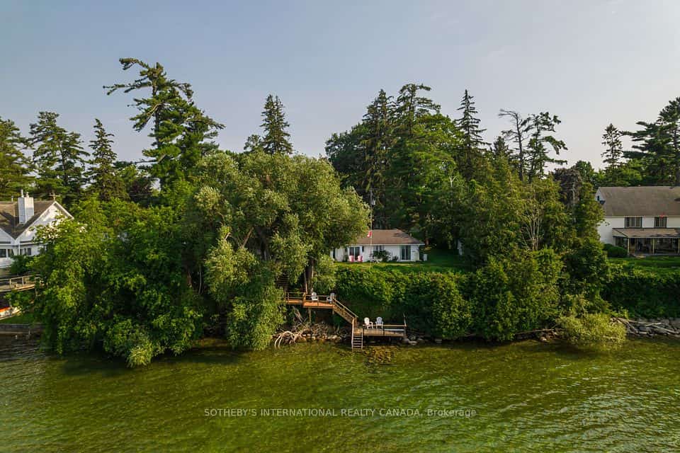 104 Hedge Road, Georgina, ON L0E 1R0