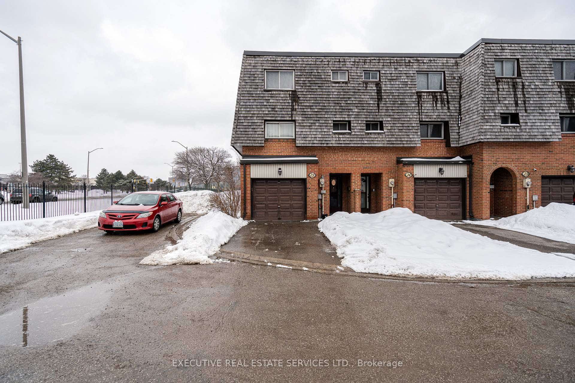 25 Briar Path, Brampton, ON L6T 2A2