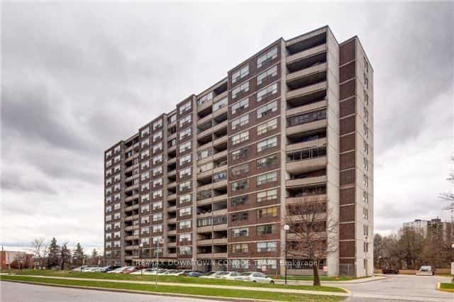10 Tobermory Drive #1004, Toronto, ON M3N 2Y5