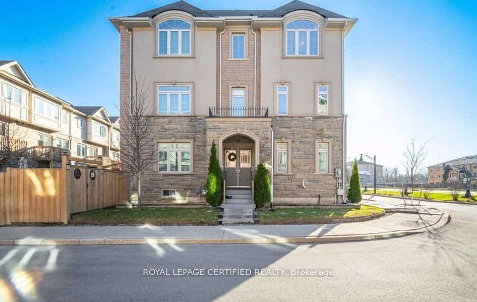 75 Borers Creek Circle, Hamilton, ON L8B 1W3