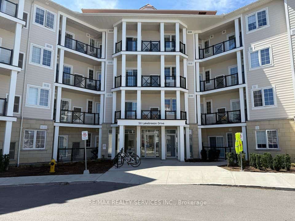 50 Lakebreeze Drive #229, Clarington, ON L1B 1N4