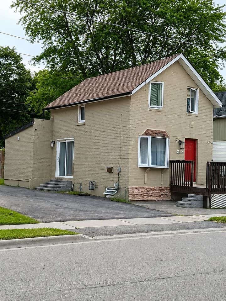 212 Court Street, Oshawa, ON L1H 4W7