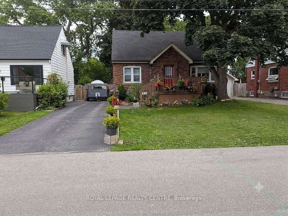 114 First Street N, Hamilton, ON L8G 1Y4