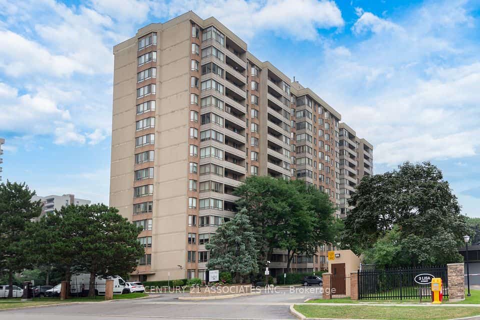 5 Lisa Street #402, Brampton, ON L6T 4T4