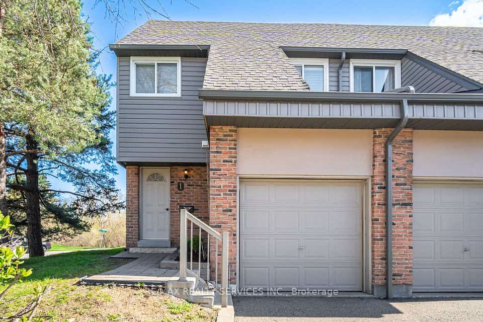 1 Tara Park Court #1, Brampton, ON L6V 3E4