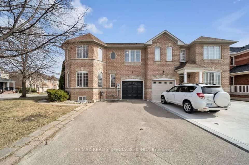 31 Bramcedar Crescent, Brampton, ON L7A 1T3