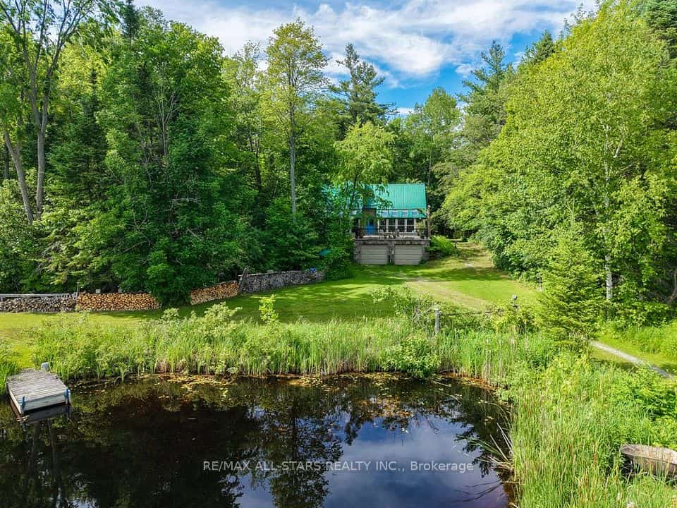 9388 Ravenshoe Road, Georgina, ON L9P 1R2
