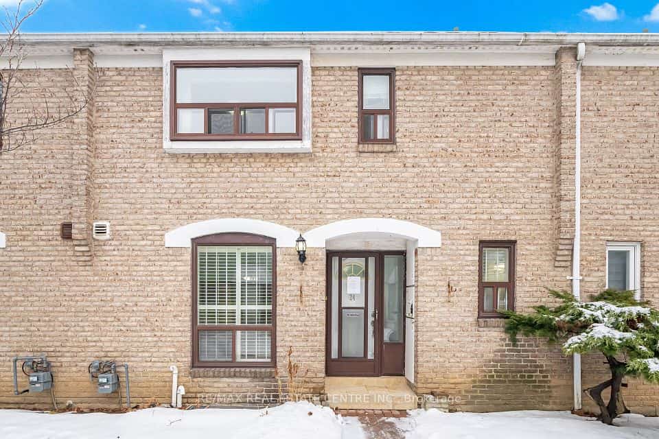 25 Gosford Boulevard #24, Toronto, ON M3N 2G7