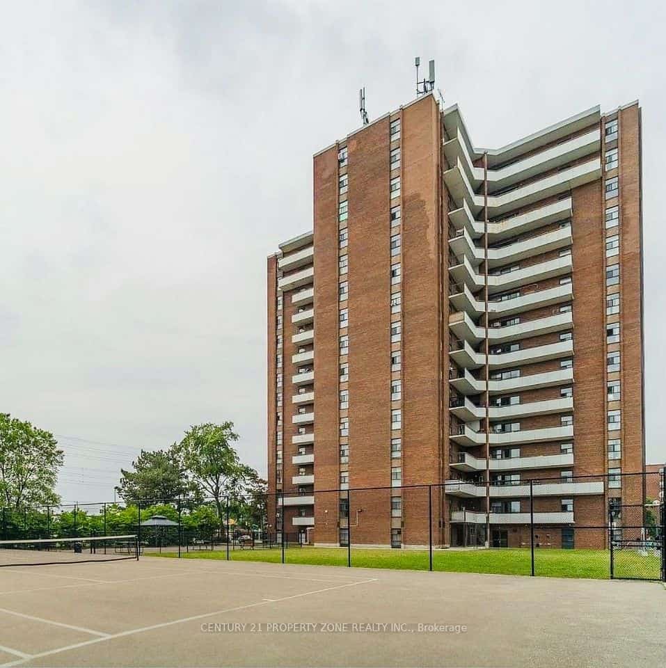 3025 Queen Frederica Drive #907, Mississauga, ON L4Y 3A1