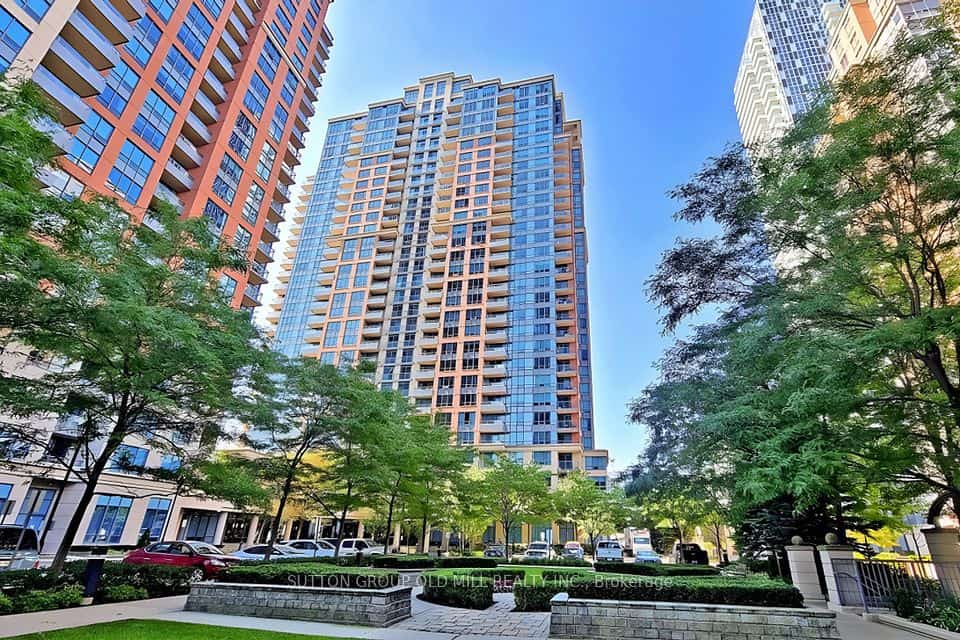 35 Viking Lane #842, Toronto, ON M9B 0A2