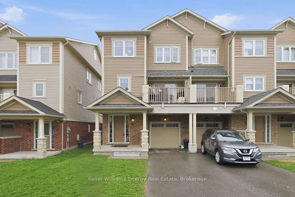 67 Tabaret Crescent, Oshawa, ON L1L 0G5