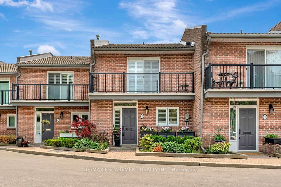 2136 Old Lakeshore Road #3, Burlington, ON L7R 1A3