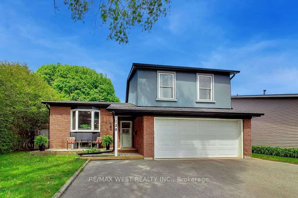 128 Roser Crescent, Clarington, ON L1C 3N9