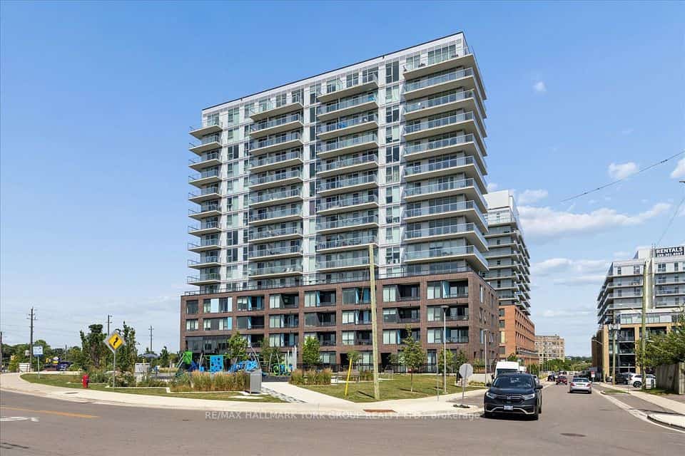185 Deerfield Road #420, Newmarket, ON L2Y 0G7