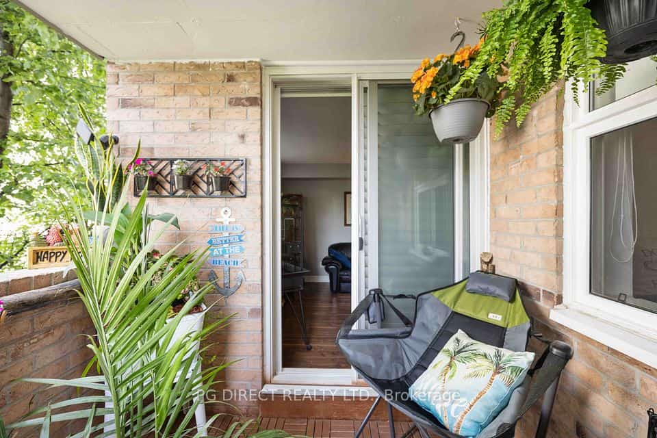 260 Davis Drive #407, Newmarket, ON L3Y 7C3