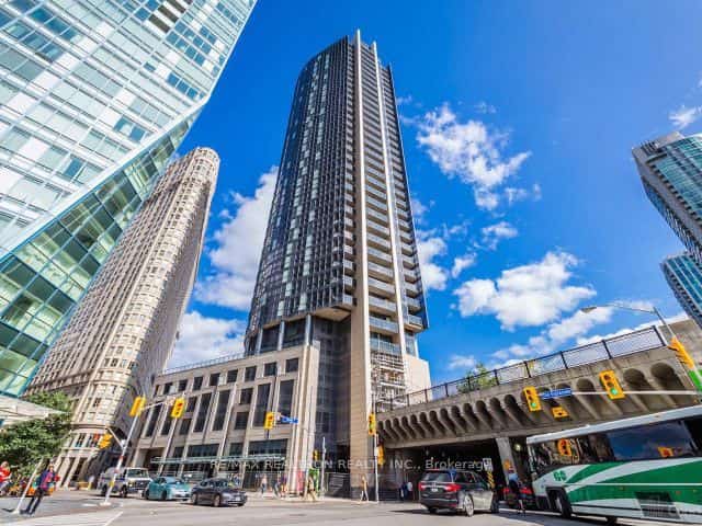 1 The Esplanade Drive #2107, Toronto, ON M5E 0A8
