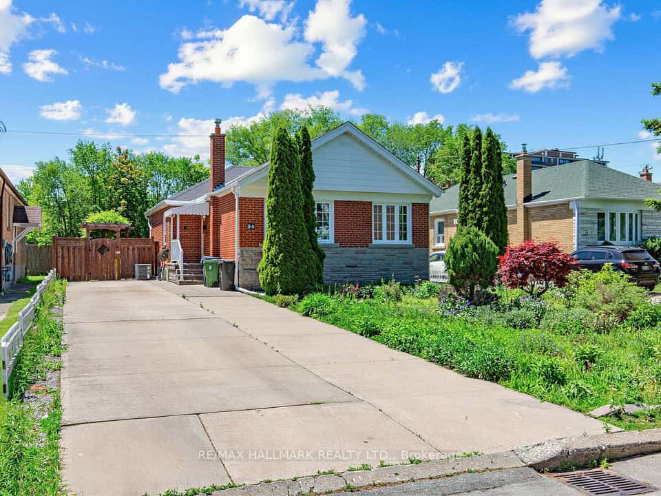 34 Greylawn Crescent, Toronto, ON M1R 2V6