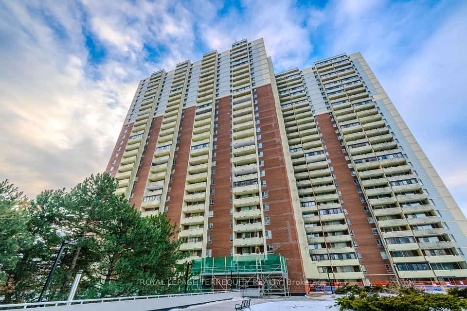 1 Massey Square #1703, Toronto, ON M4C 5L4