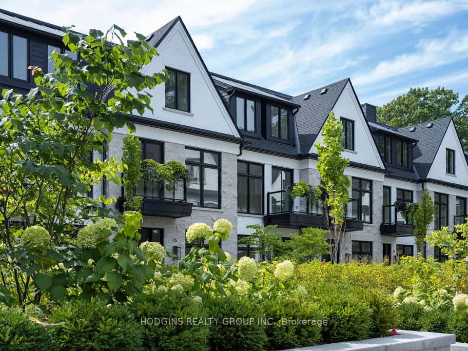1136 Mona Road #4, Mississauga, ON L5G 0C8