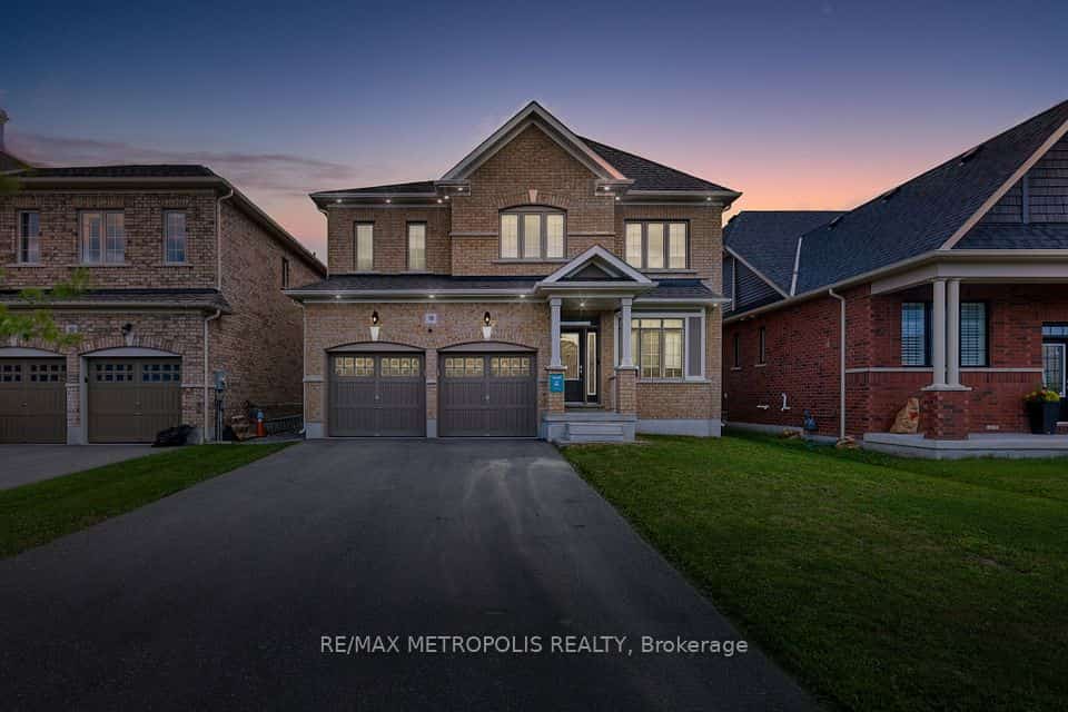 15 Douglas Kemp Crescent, Clarington, ON L1C 7E3