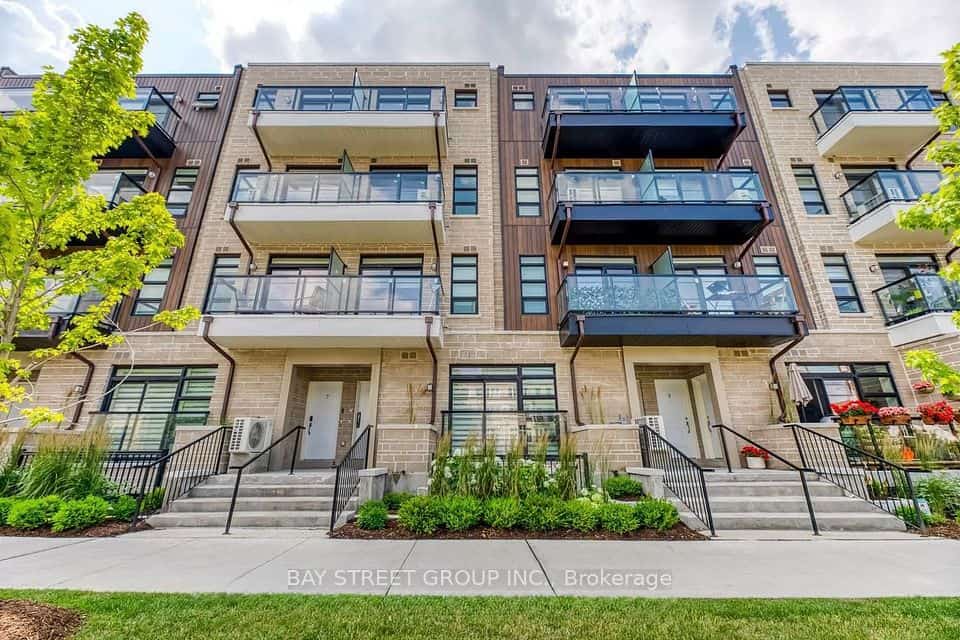 57 Finch Avenue W #33, Toronto, ON M2N 0K9