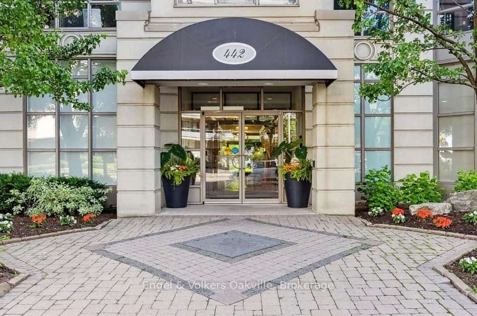 442 Maple Avenue #1402, Burlington, ON L7S 2L7